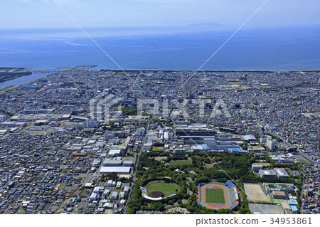 Hiratsuka City and Sagami Bay / Hiratsuka City General Park 34953861
