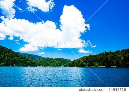 Reflexion in the Plitvice Lakes in Croatia 34954716