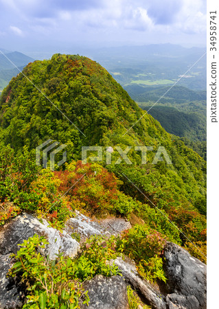 從鳥取山(鳥取縣)的山頂眺望山陰地區的馬特宏峰山和奧大台山九村的照片*作品註釋部分中的照片位置信息 從鳥取山(鳥取縣)的山頂眺望山陰地區的馬特宏峰山和奧大台山九村的照片*作品註釋部分中的照片位置信息 34958741