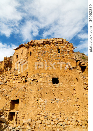 in oman mountain the old abandoned   34962889