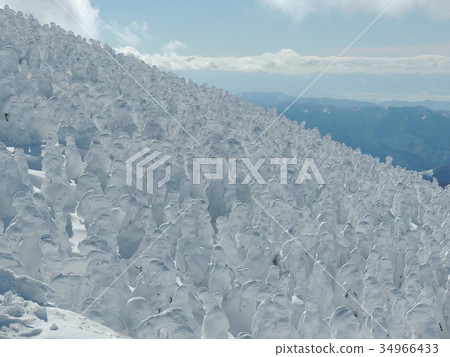 Zao's ice crystal 34966433