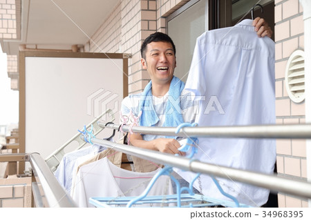 男士洗衣乾燥陽台 34968395