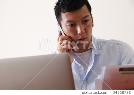 男性在家工作 男性在家工作 34968788