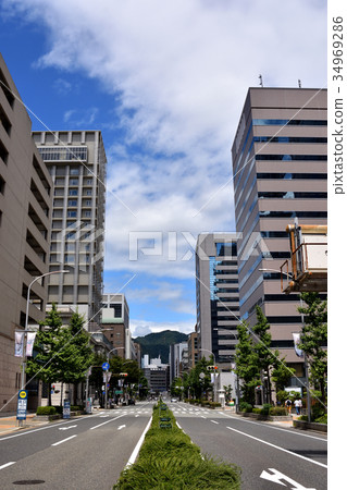 從國道2號京橋交叉路看到的三宮/六甲山方向 34969286