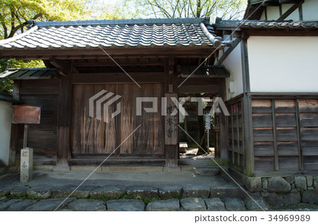 Burial room 34969989