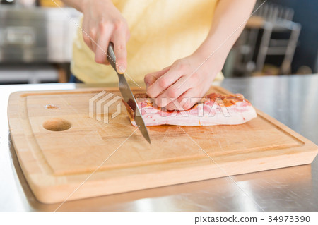 女手做飯 女手做飯 34973390