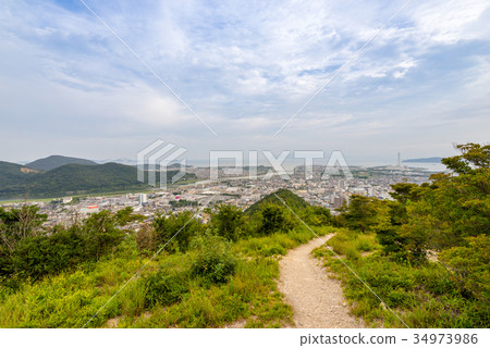 View of Mt. Yutakadai and the 7th station of the mountain trail (Kitanonaka, Ako City, Hyogo Prefecture) 34973986