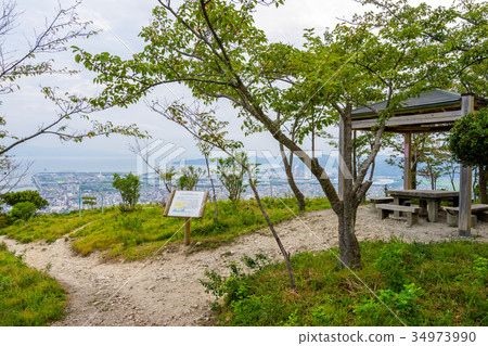 View of Mt. Yutakadai and the summit (Kitanonaka, Ako City, Hyogo Prefecture) *Photo location information is available in the comment section of the work 34973990