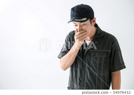 Male of mechanic 34976432