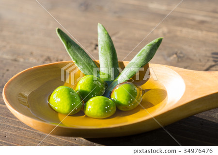 Olives on oil 34976476