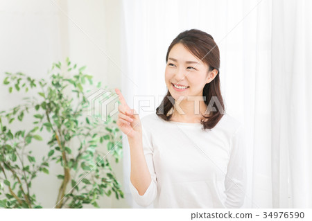 一個清爽的女人笑了 34976590