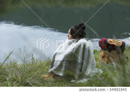 Women Women travel alone travel 34991945