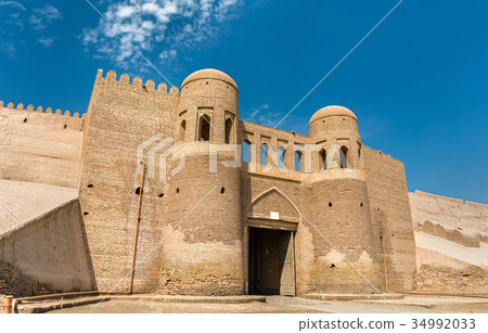 Entrance Gate in the ancient city wall of Ichan 34992033