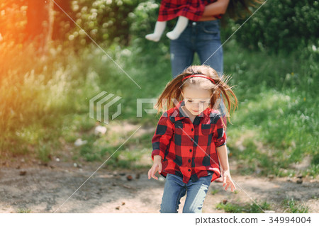 little girl little girl 34994004