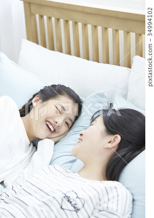 Girl, friend, teenager 34994102