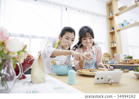 Girl, friend, teenager Girl, friend, teenager 34994162