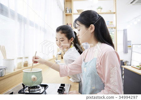 Girl, friend, teenager 34994297