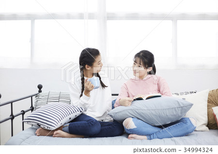 Girl, friend, teenager 34994324