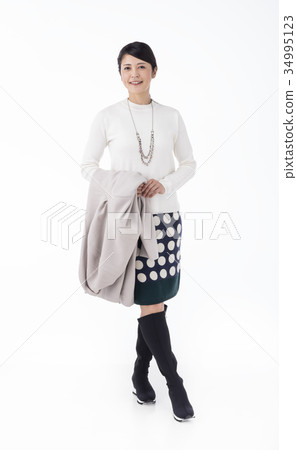 Japanese women in their late thirties 34995123