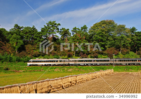 高山主線在秋天 34996992