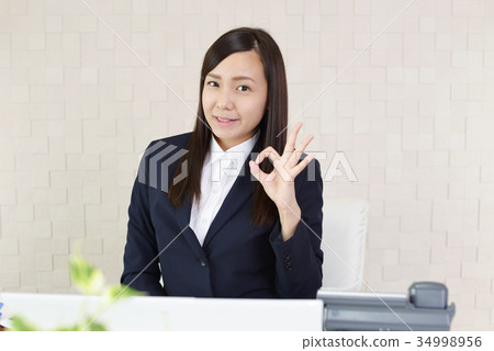 A happy business woman 34998956