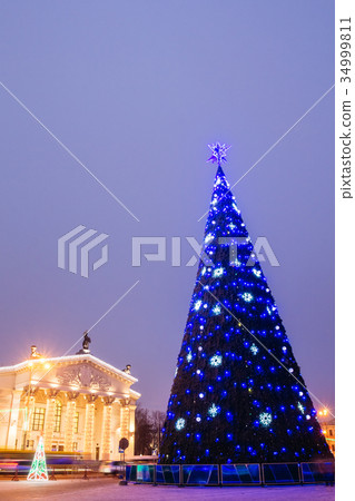 New Year's tree in the evening New Year's tree in the evening 34999811