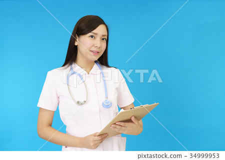 Smiling nurse Smiling nurse 34999953