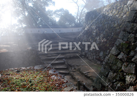 Binaka Matsuyama Castle Misty Otomon Kanagata Binaka Matsuyama Castle Misty Otomon Kanagata 35000826