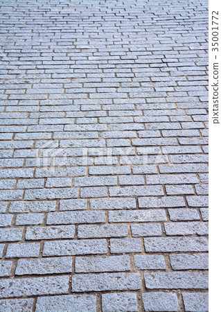 The taste of cobblestone The taste of cobblestone 35001772