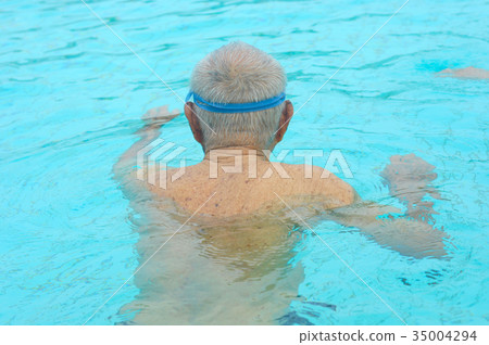 swimming pool swimming pool 35004294