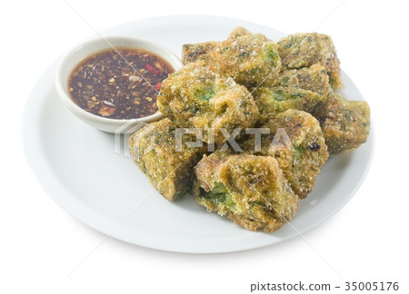 Fried Steamed Garlic Chives Dumpling on White 35005176