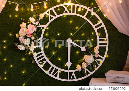 Concept of time - Antique clock vintage style on Concept of time - Antique clock vintage style on 35006992