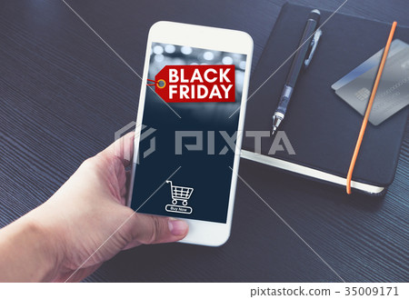 Black Friday sale tag with shopping cart Black Friday sale tag with shopping cart 35009171