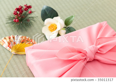 Gifts Gifts 35011317