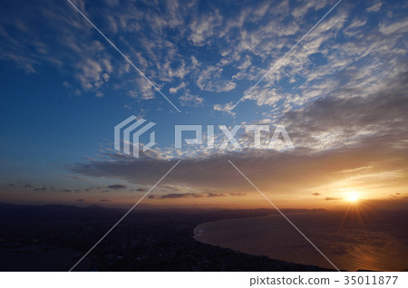 Sunrise seen from Mt. Hakodate (Hokkaido) Sunrise seen from Mt. Hakodate (Hokkaido) 35011877