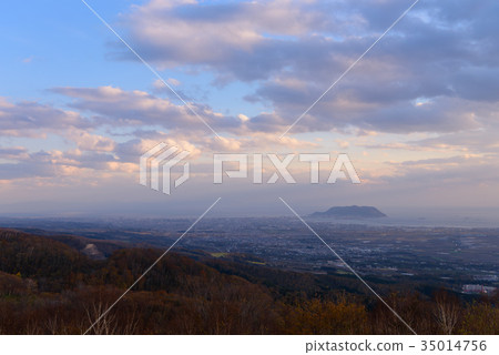 Scenery from Hakodate Jyosuke Ranch at dusk in Hokkaido 35014756