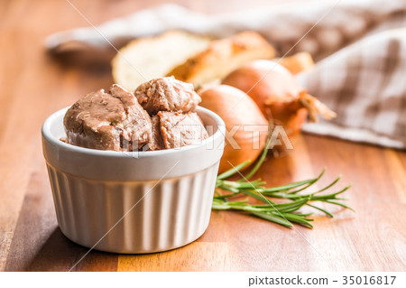 Cod liver in oil. 35016817