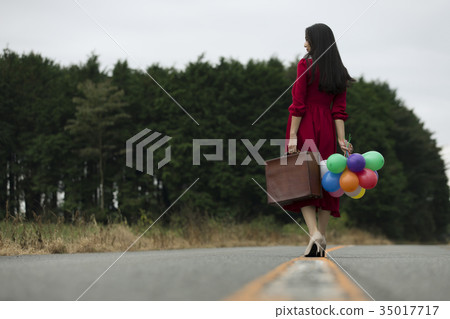 Women Women travel alone travel 35017717