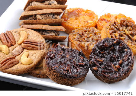 Assorted baked sweets Assorted baked sweets 35017741