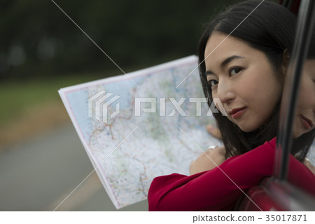 Woman girl travel drive 35017871