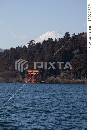 Hakone Shrine Underwater Torii and Mount Fuji seen from Moto-Hakone Port 35022249