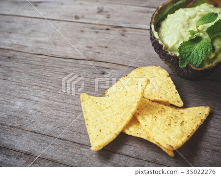 Avocado sauce with nachos Mexican food Avocado sauce with nachos Mexican food 35022276