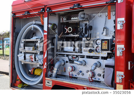 Fire engines 35023056
