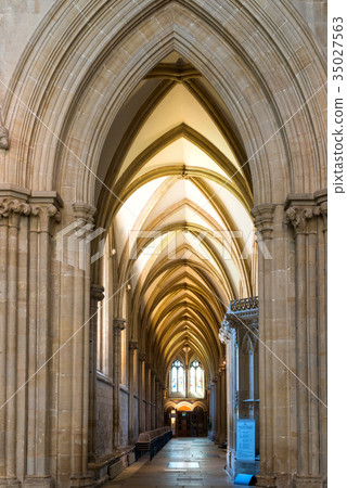 Arches inside Wells cathedral 35027563