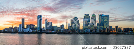 Panorama of Isle of Dogs in London at sunset 35027587