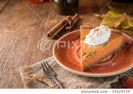 Slice of Pumpkin Pie 35029534