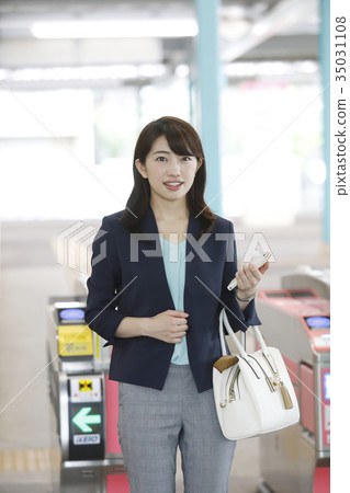 Commuter station ticket gate Automatic ticket shooting cooperation "Keio Electric Railway Co., Ltd." 35031108