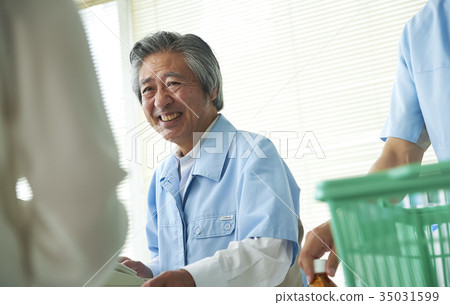 高級工作在便利店 高級工作在便利店 35031599