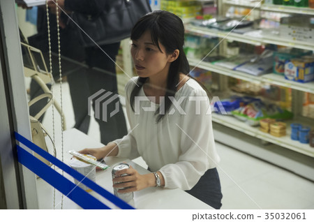 在便利店吃飯 35032061