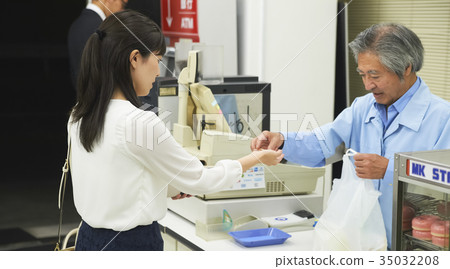 高級工作在便利店 35032208